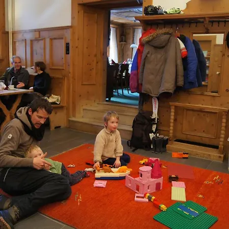 Weisses Kreuz فندق Bergün