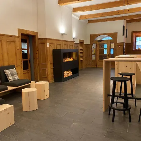 Weisses Kreuz 3* Bergün