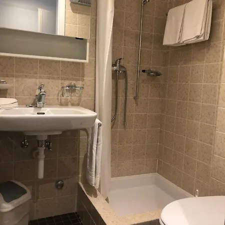 فندق Weisses Kreuz Bergün