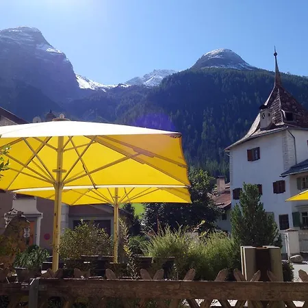 فندق Weisses Kreuz Bergün