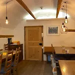 Weisses Kreuz Otel