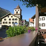 Weisses Kreuz 3* Bergün