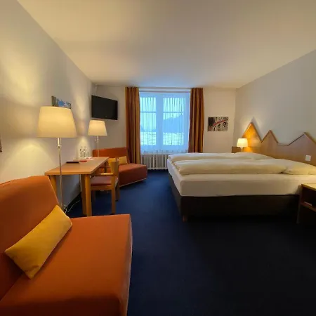 Weisses Kreuz Otel 3*