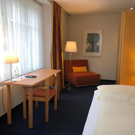 Weisses Kreuz 3* 베르건